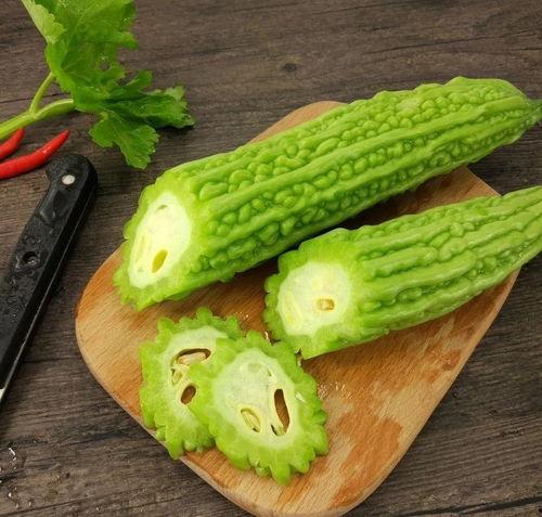 车厢里吃瓜,一场别开生面的旅途美食体验